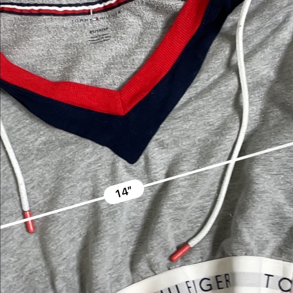 Tommy Hilfiger cropped grey retro v-neck hoodie - Picture 3 of 4